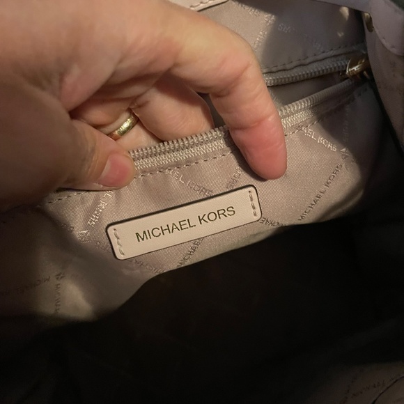 Michael Kors Large blush and cream backpack - Picture 10 of 12